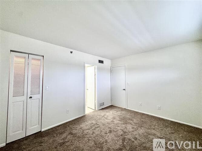 Venice Condo: 244 St Augustine Ave