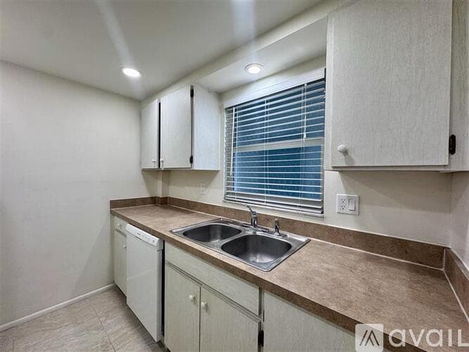 Venice Condo: 244 St Augustine Ave