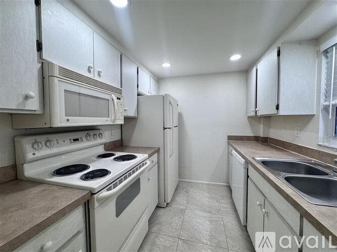 Venice Condo: 244 St Augustine Ave