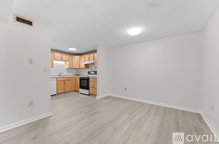 Brockton Apartment: 35 Eagle Ave