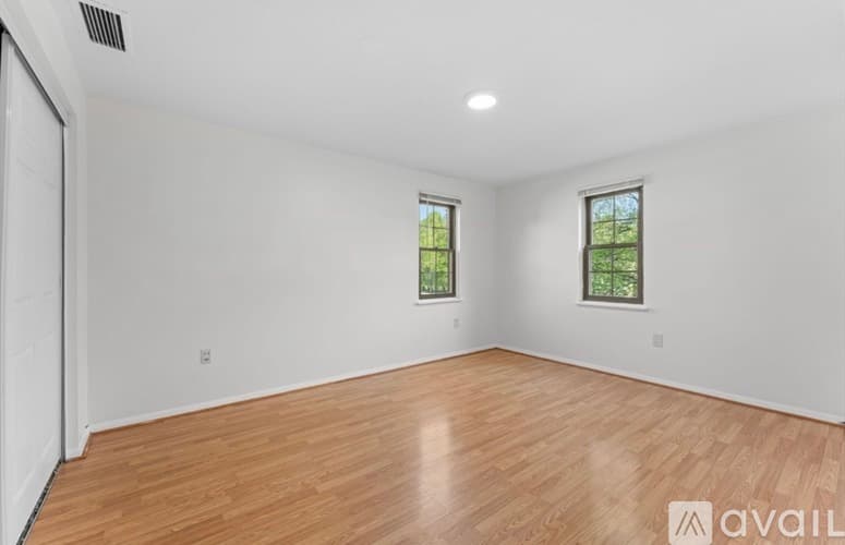 Brockton Apartment: 35 Eagle Ave