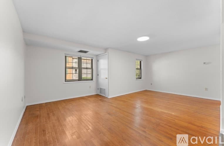 Brockton Apartment: 35 Eagle Ave