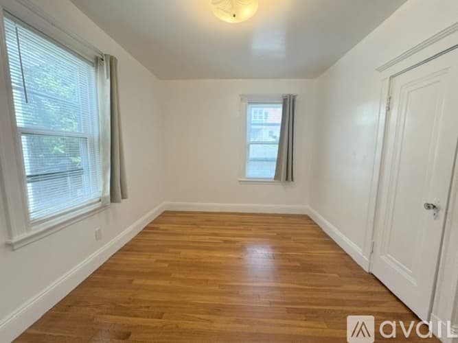 Boston Apartment: 19 Hatherly Rd