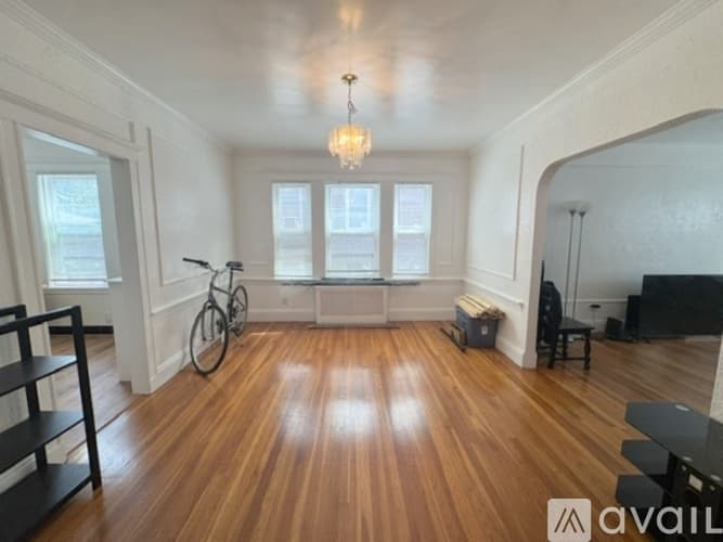 Boston Apartment: 19 Hatherly Rd