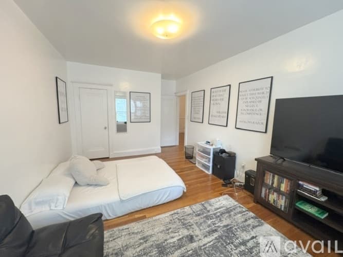 Boston Apartment: 19 Hatherly Rd