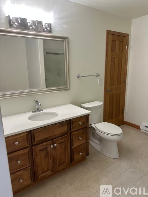 Eau Claire House: 3644 Livingston Lane