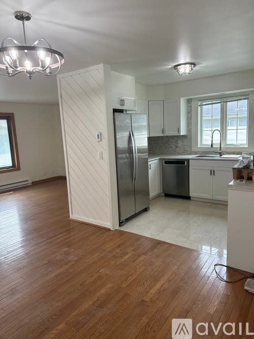 Eau Claire House: 3644 Livingston Lane
