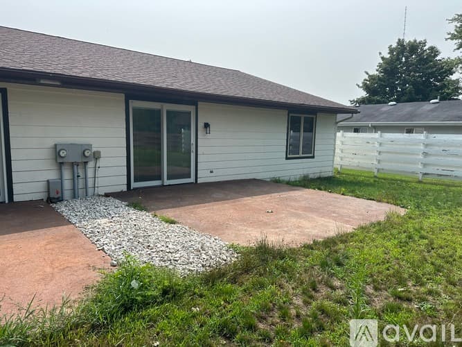 Eau Claire House: 3644 Livingston Lane