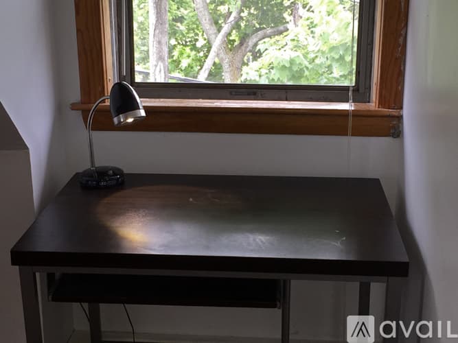 Somerville Apartment: 38 Craigie Street