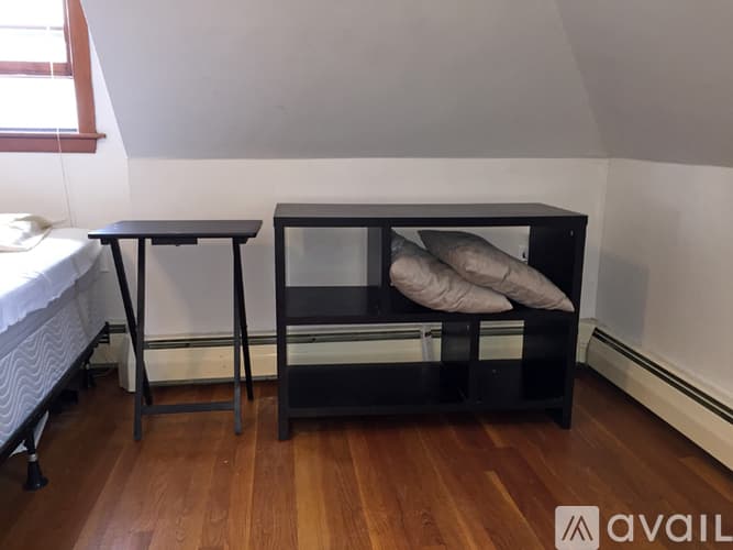 Somerville Apartment: 38 Craigie Street