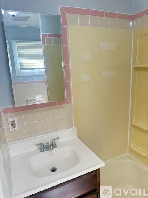 Quincy Apartment: 326 Granite St