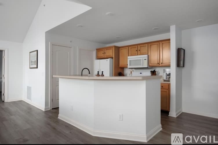 Columbus House: 3953 Rue De Brittany