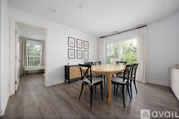 Columbus House: 3953 Rue De Brittany