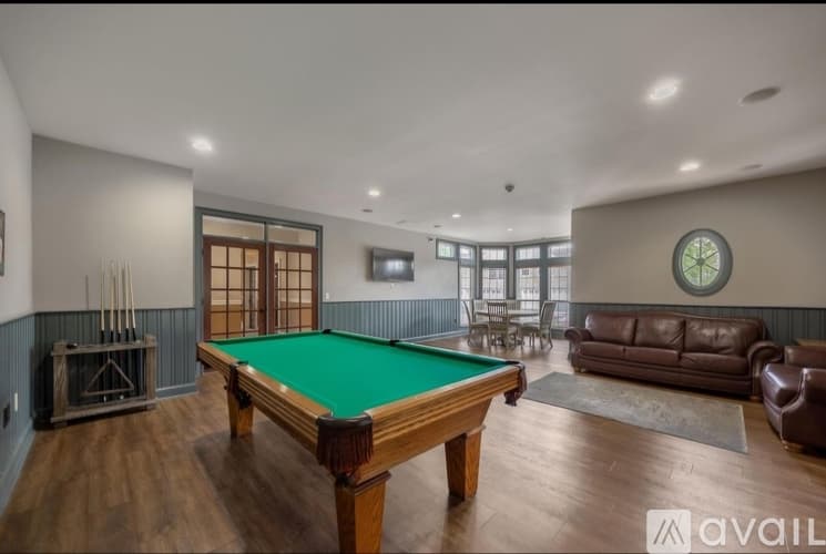 Columbus House: 3953 Rue De Brittany