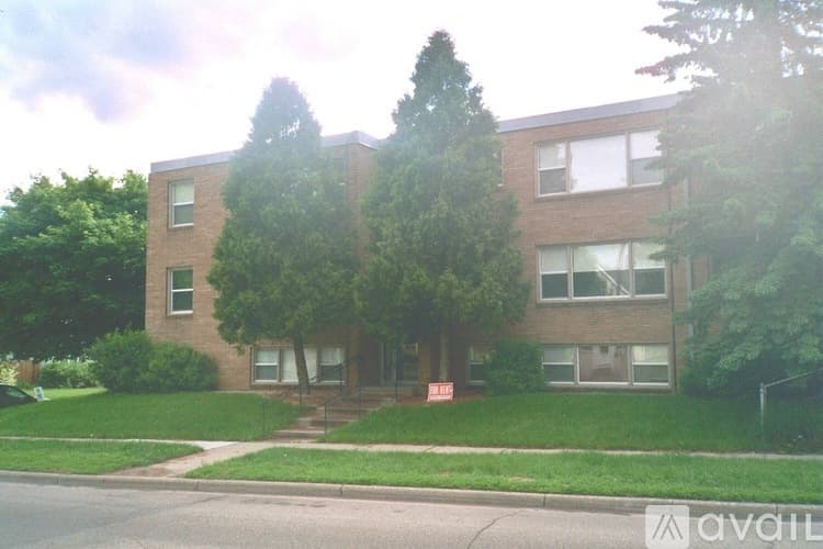 Saint Paul Apartment: 903 Oakdale Avenue