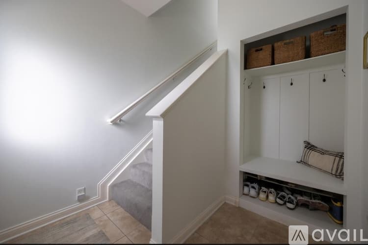 Columbus House: 3953 Rue De Brittany