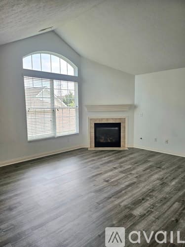 Columbus House: 3953 Rue De Brittany