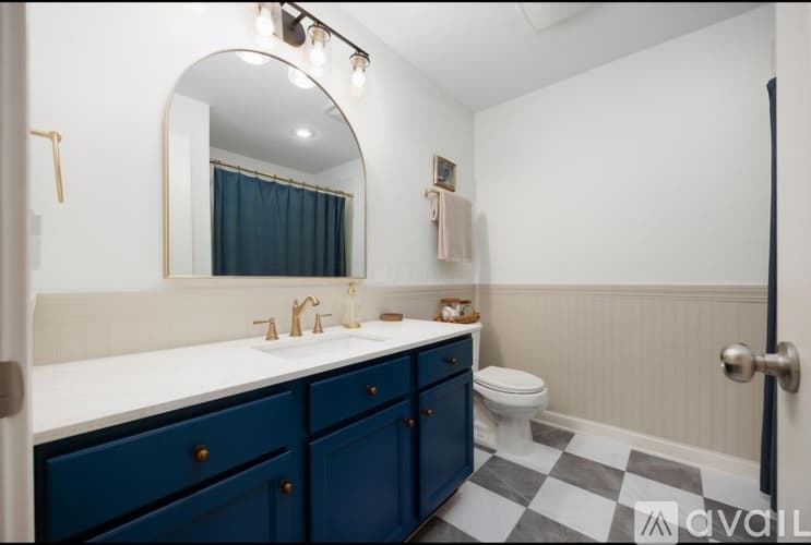 Columbus House: 3953 Rue De Brittany