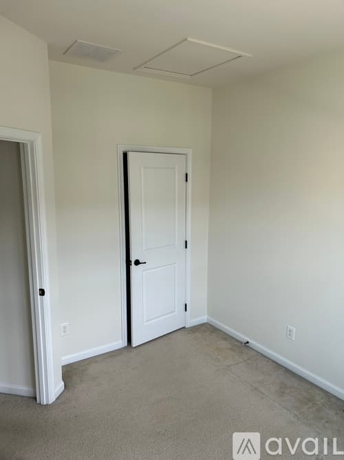 York Townhome: 1280 Rannoch Ln