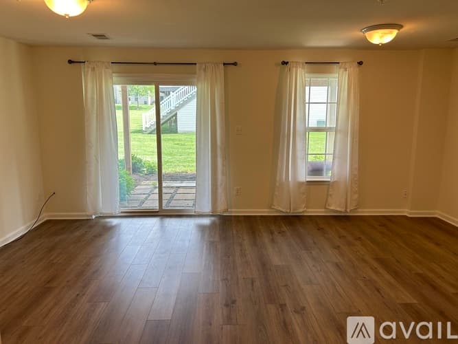 York Townhome: 1280 Rannoch Ln