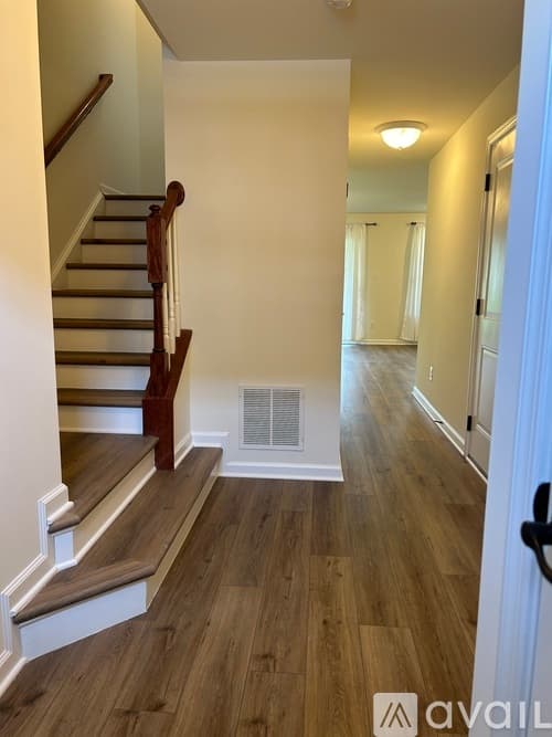York Townhome: 1280 Rannoch Ln