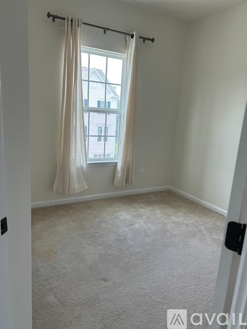 York Townhome: 1280 Rannoch Ln