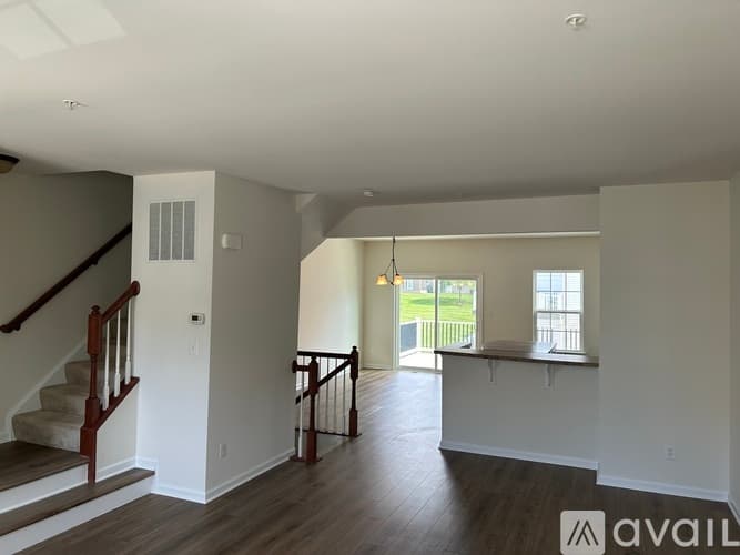 York Townhome: 1280 Rannoch Ln