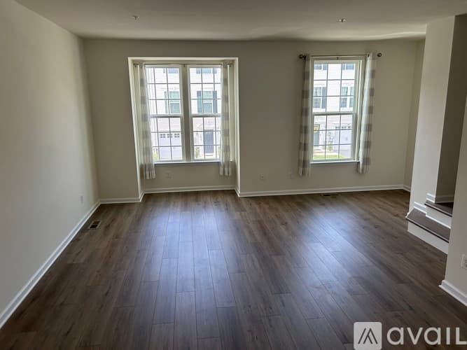 York Townhome: 1280 Rannoch Ln