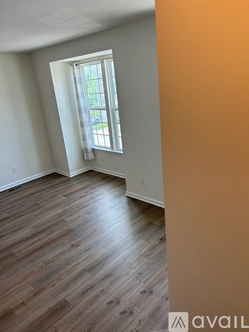 York Townhome: 1280 Rannoch Ln