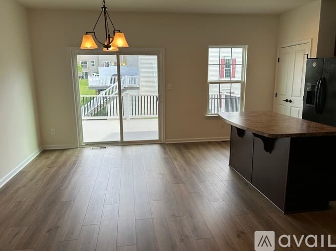 York Townhome: 1280 Rannoch Ln