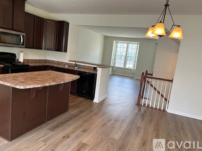 York Townhome: 1280 Rannoch Ln