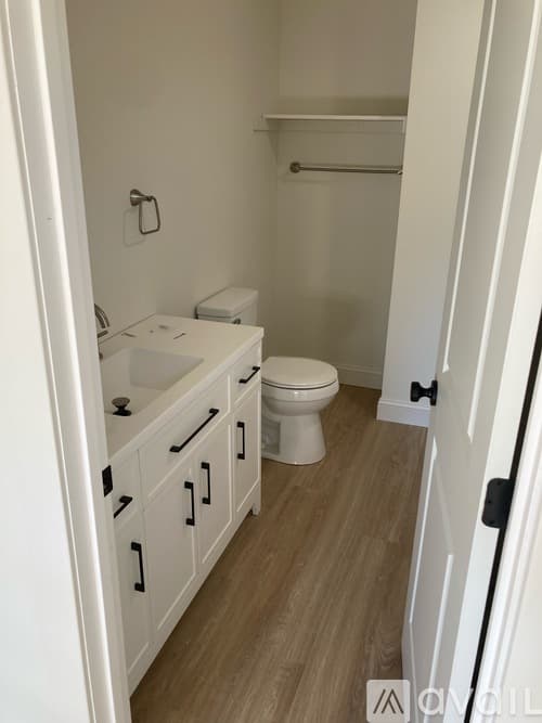 Washington Townhome: 6 NE 14th St
