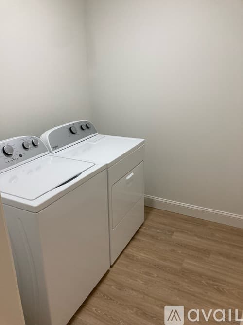 Washington Townhome: 6 NE 14th St
