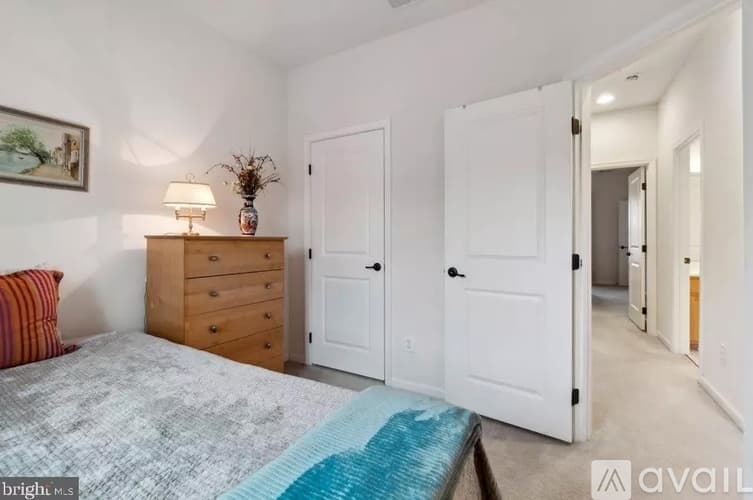 York Townhome: 1280 Rannoch Ln