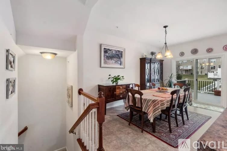 York Townhome: 1280 Rannoch Ln
