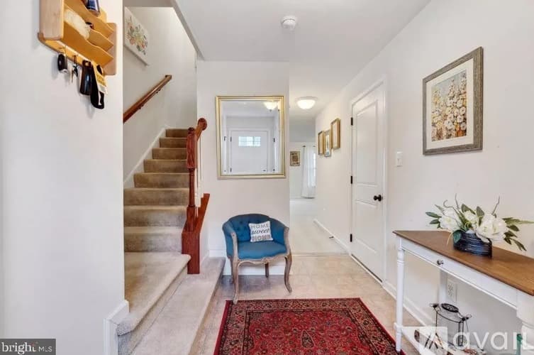 York Townhome: 1280 Rannoch Ln