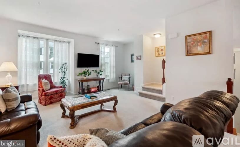 York Townhome: 1280 Rannoch Ln