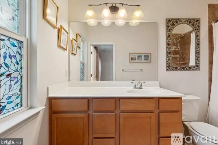 York Townhome: 1280 Rannoch Ln