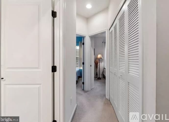 York Townhome: 1280 Rannoch Ln