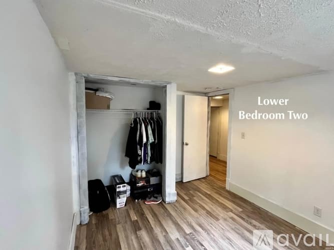 Lafayette Apartment: 715 North St
