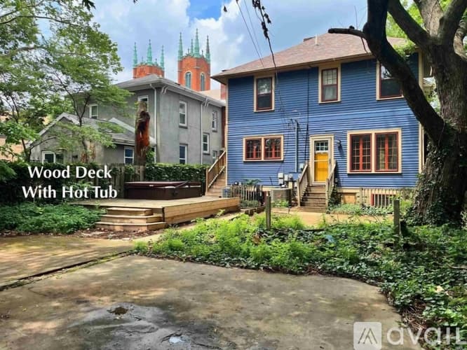Lafayette Apartment: 715 North St