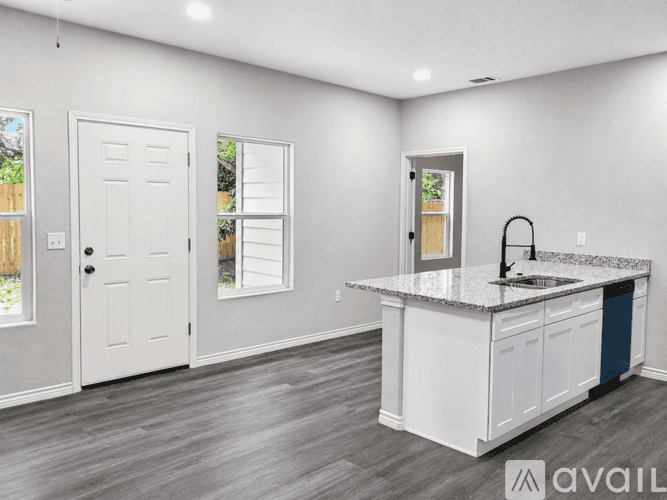 San Antonio Apartment: 7602 Windsor Oaks