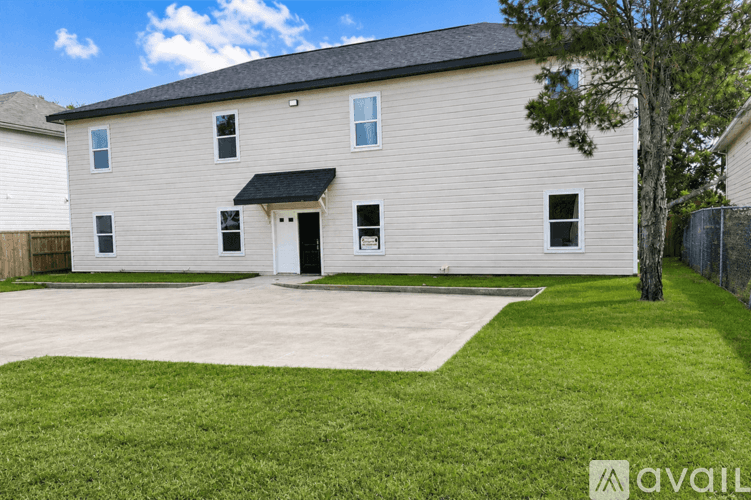San Antonio Apartment: 7602 Windsor Oaks