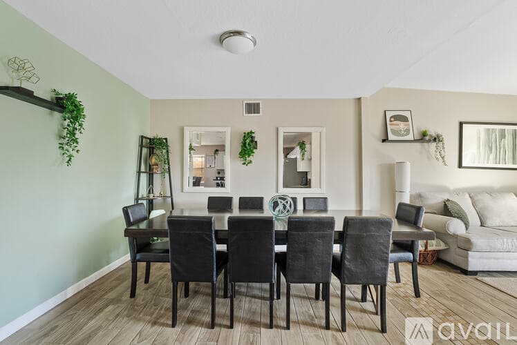Phoenix House: 3231 East Cambridge Avenue