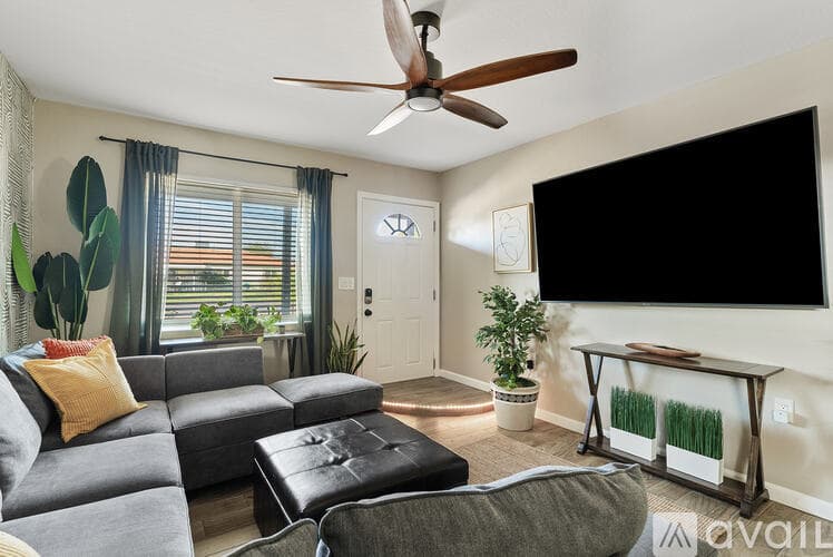 Phoenix House: 3231 East Cambridge Avenue