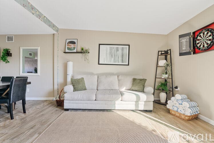 Phoenix House: 3231 East Cambridge Avenue