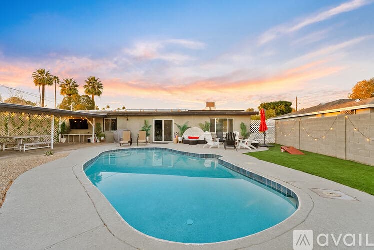 Phoenix House: 3231 East Cambridge Avenue