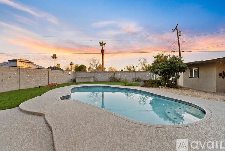 Phoenix House: 3231 East Cambridge Avenue