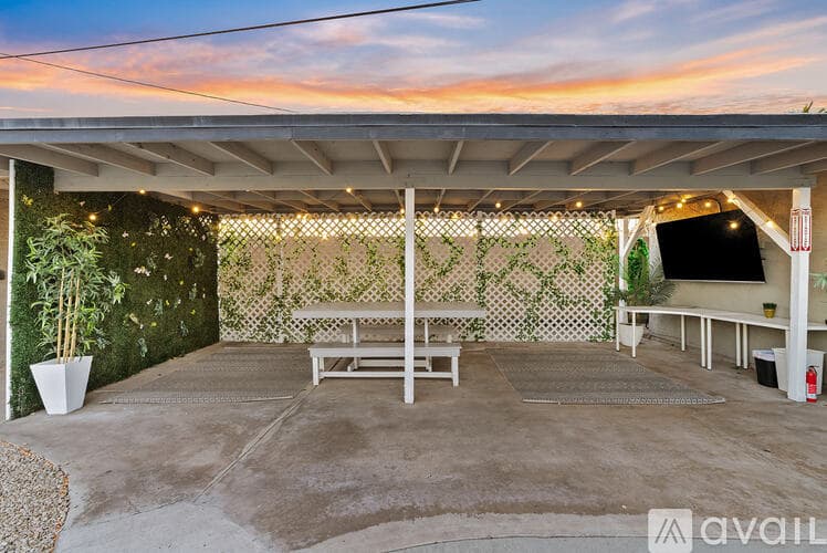 Phoenix House: 3231 East Cambridge Avenue