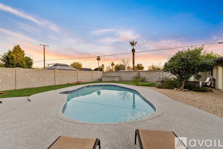 Phoenix House: 3231 East Cambridge Avenue